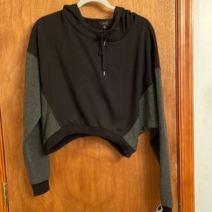 NWOT - crop sweatshirt (B-8)